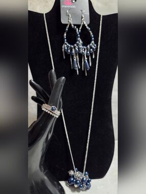 paparazzi Navy Blue Cluster Necklace with Matching Earrings and Ring